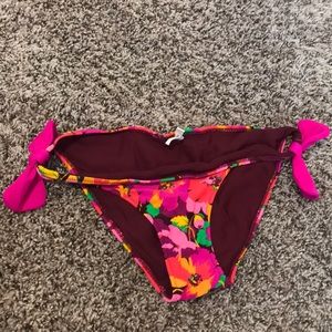 Aerie small swim bottom in floral print